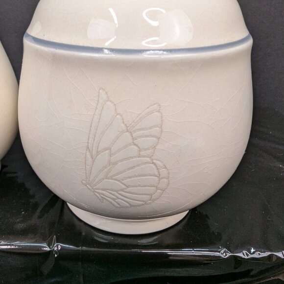 KELTCRAFT IRELAND BUTTERFLY SALT & PEPPER SHAKER BLUE BAND 3" WITH STOPPERS - Picture 3 of 7